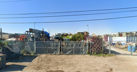 18 New St, Oceanside Land-Parking For Lease