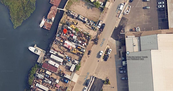 18 New St, Oceanside Land-Parking For Lease