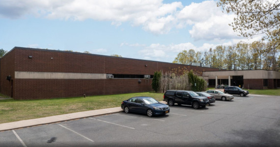 49 Natcon Dr, Shirley Industrial Space For Lease