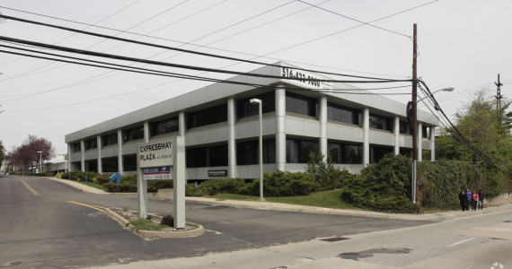 1 Expressway Plz, Roslyn Heights Office Space For Lease