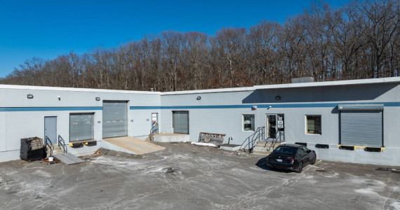 1 Fairchild Ct, Plainview Industrial/Office Space For Lease