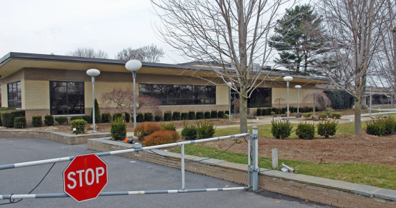 1 Merrick Ave, Westbury Office Space For Lease