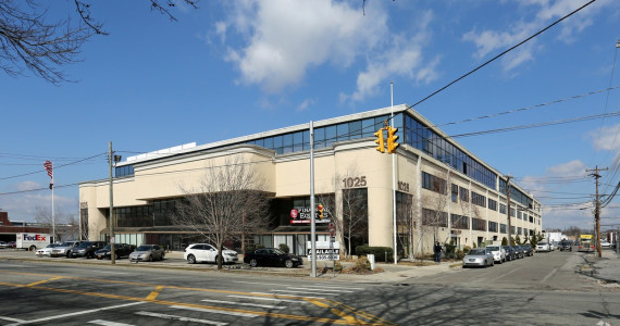 1025 Old Country Rd, Westbury Office Space For Lease