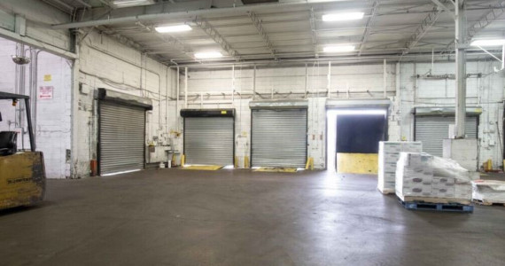 110 Emjay Blvd, Brentwood Industrial Space For Lease