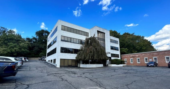 1201 Northern Blvd, Manhasset Office/Medical Space For Lease