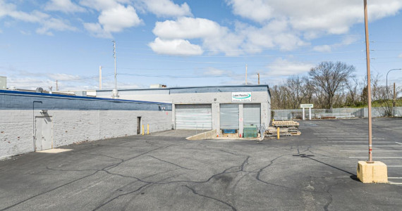 123 Frost St, Westbury Industrial/R&D Space For Lease