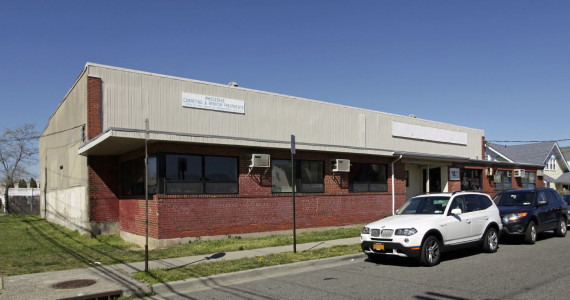 14 Suffolk St, Freeport Industrial Space For Lease