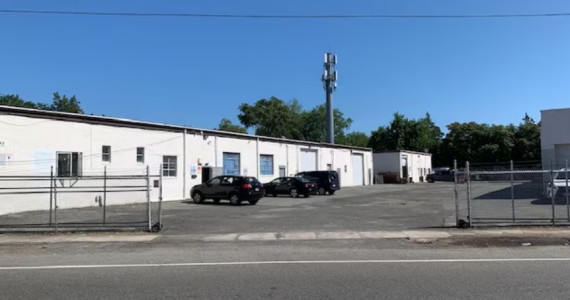 147 Babylon Tpke, Roosevelt Industrial Space For Lease