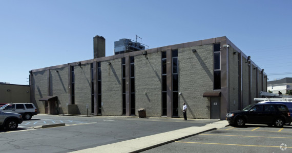 15 Hempstead Gardens Dr, West Hempstead Office Space For Lease