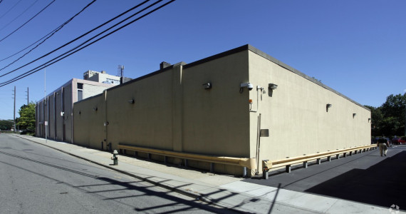 15 Hempstead Gardens Dr, West Hempstead Office Space For Lease