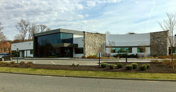 150-170 Crossways Park Dr, Woodbury Office/Industrial Space For Lease