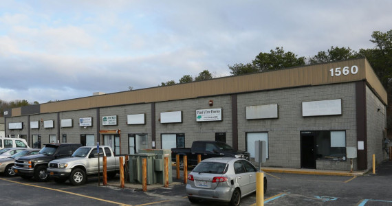 1551-1560 Rocky Point Rd, Middle Island Retail/Industrial Space For Lease