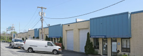 160-184 Express Dr S, Brentwood Industrial Space For Lease