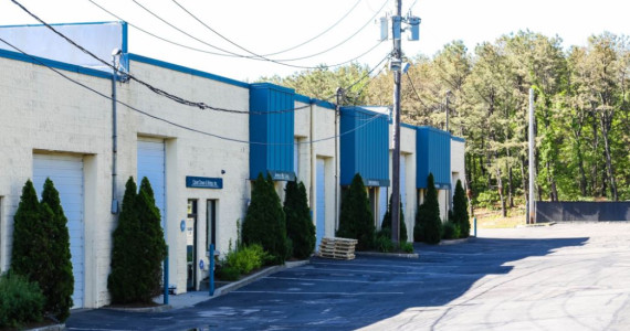 160-184 Express Dr S, Brentwood Industrial Space For Lease