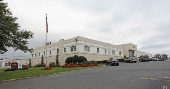 1600 Old Country Rd, Plainview Office Space For Lease