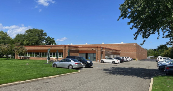 19 Harbor Park Dr, Port Washington Industrial Space For Lease