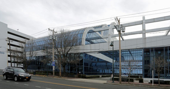 200 Old Country Rd, Mineola Office Space For Lease