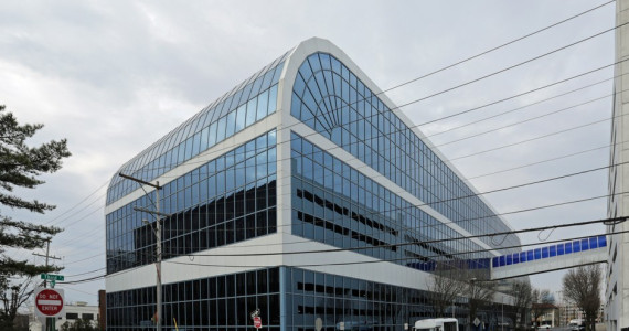 200 Old Country Rd, Mineola Office Space For Lease