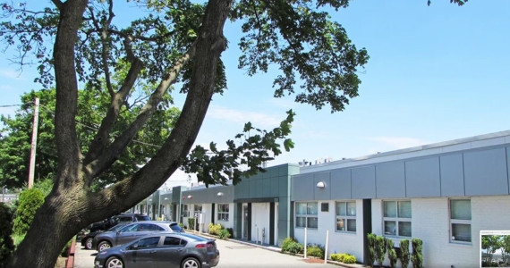 201-223 Park Ave, Hicksville Industrial Space For Lease