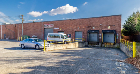 225 Underhill Blvd, Syosset Industrial Space For Lease