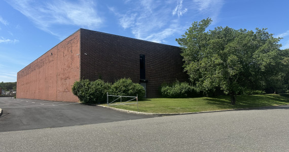 25 Ranick Rd, Hauppauge Industrial Space For Lease