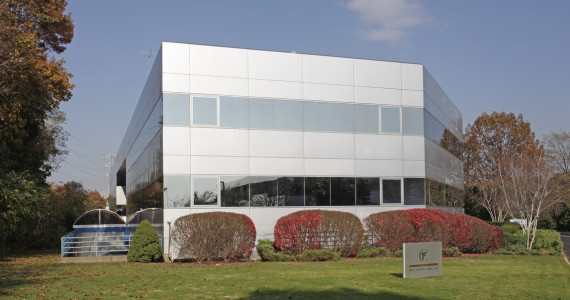 3 Expressway Plz, Roslyn Heights Office Space For Lease