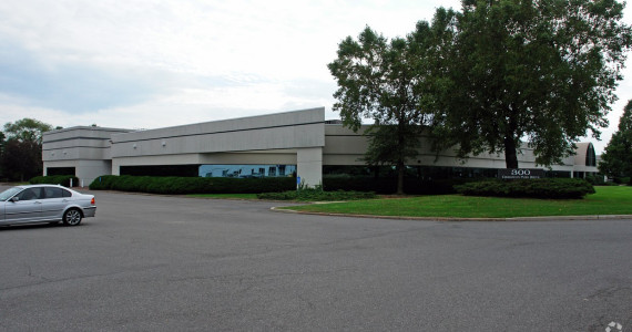 300-360 Crossways Park Dr, Woodbury Office Space For Lease