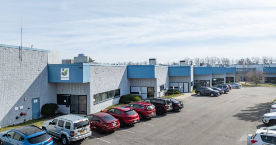33 Comac Loop, Ronkonkoma Industrial Space For Lease