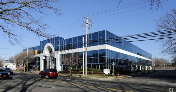 330 Old Country Rd, Mineola Office Space For Lease