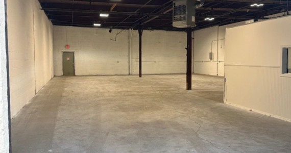 35-51 Bloomingdale Rd, Hicksville Industrial Space For Lease