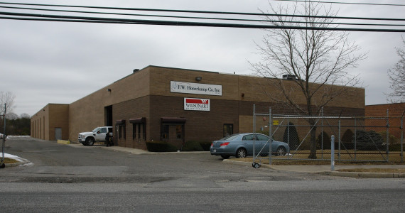 39 Windsor Pl, Central Islip Industrial Space For Lease