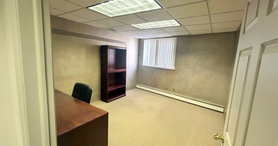 39-41 Hutcheson Pl, Lynbrook Industrial/R&D Property For Sale