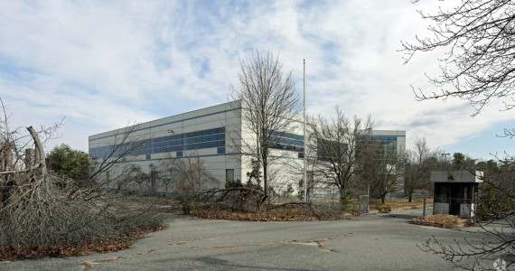 4062 Grumman Blvd, Calverton Office Space For Lease