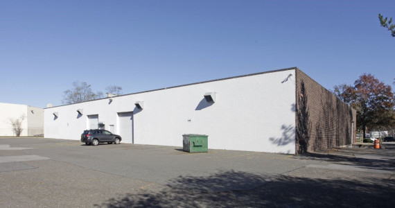 5 Brayton Ct, Commack Industrial Space For Lease