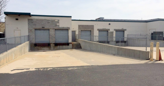 600 W John St, Hicksville Ind/Office/R&D Space For Lease