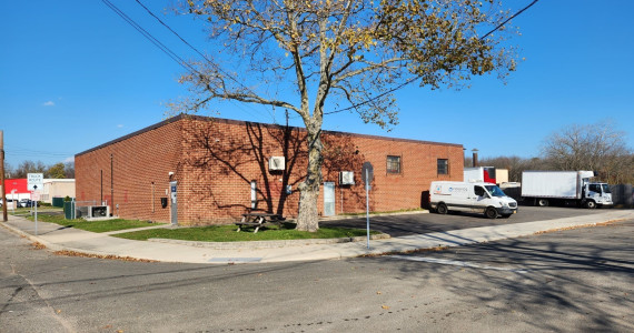 610 Rutgers Rd, West Babylon Industrial Property For Sale