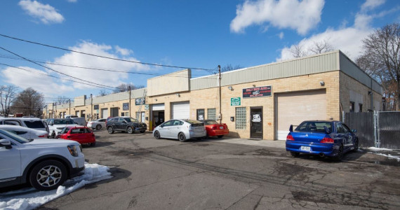 801-823 S 1st St, Ronkonkoma Industrial/Retail Space For Lease