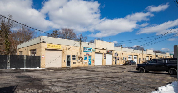 801-823 S 1st St, Ronkonkoma Industrial/Retail Space For Lease