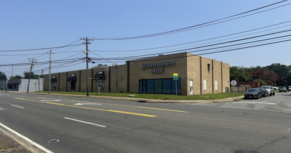 910 N Wellwood Ave, Lindenhurst Industrial Space For Lease