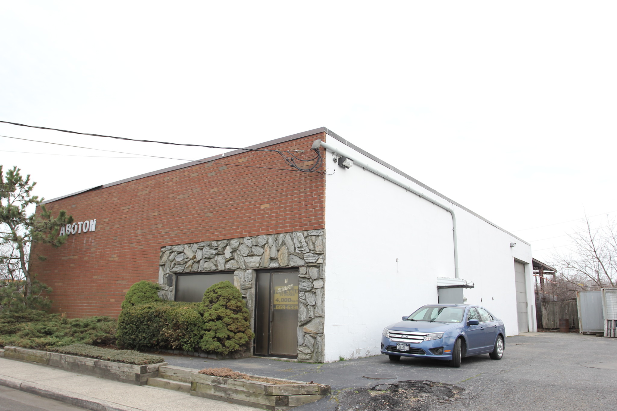 3 Thorburn Ave, Lindenhurst-01
