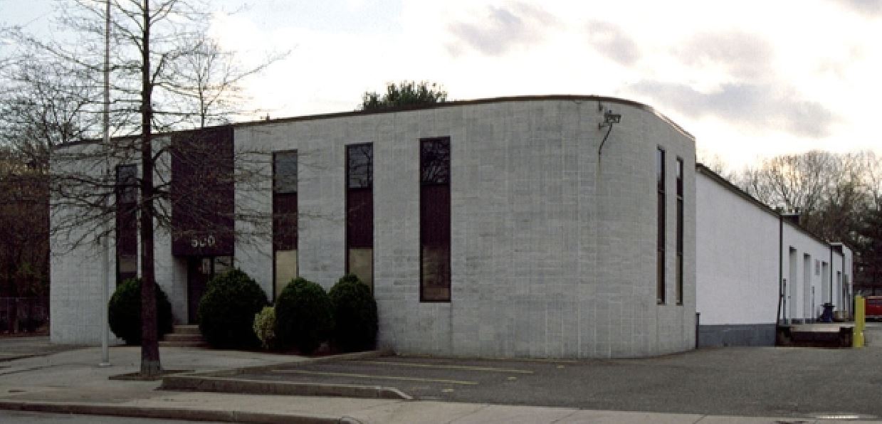 500 Brook Ave, Deer Park-01